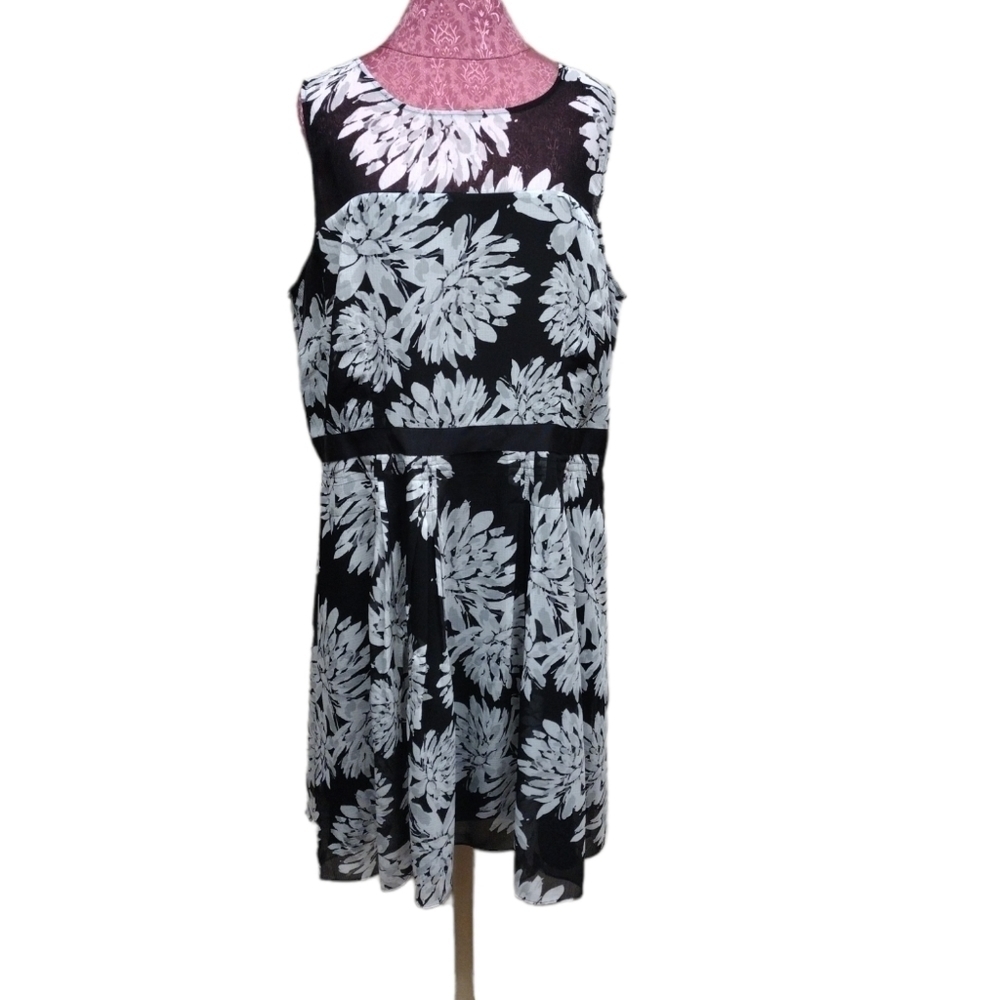 Ann Taylor Women's Floral Print Dress Size 18